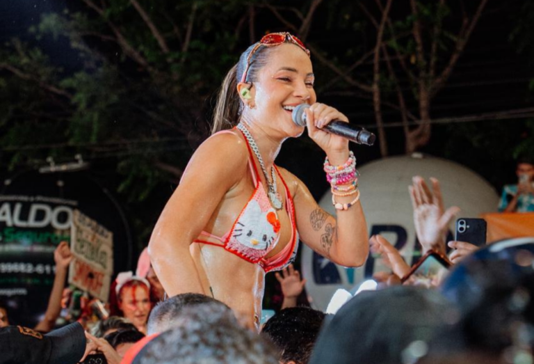 Michele Andrade estreia no Bloco Virgens de Tambaú e arrasta multidão em João Pessoa